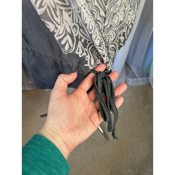 Athleta tunic white burnout paisley V neck active top ombre - Picture 9 of 12